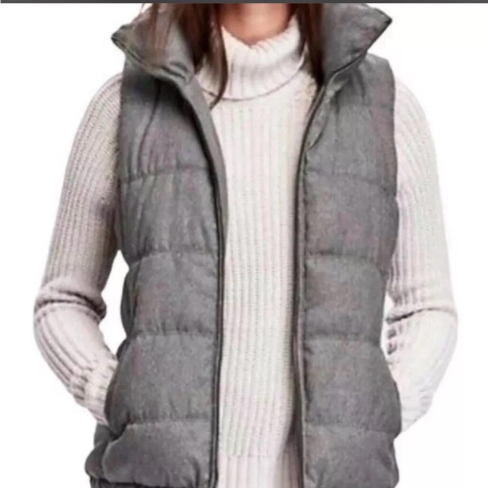 Old Navy size medium Gray Puffer Vest